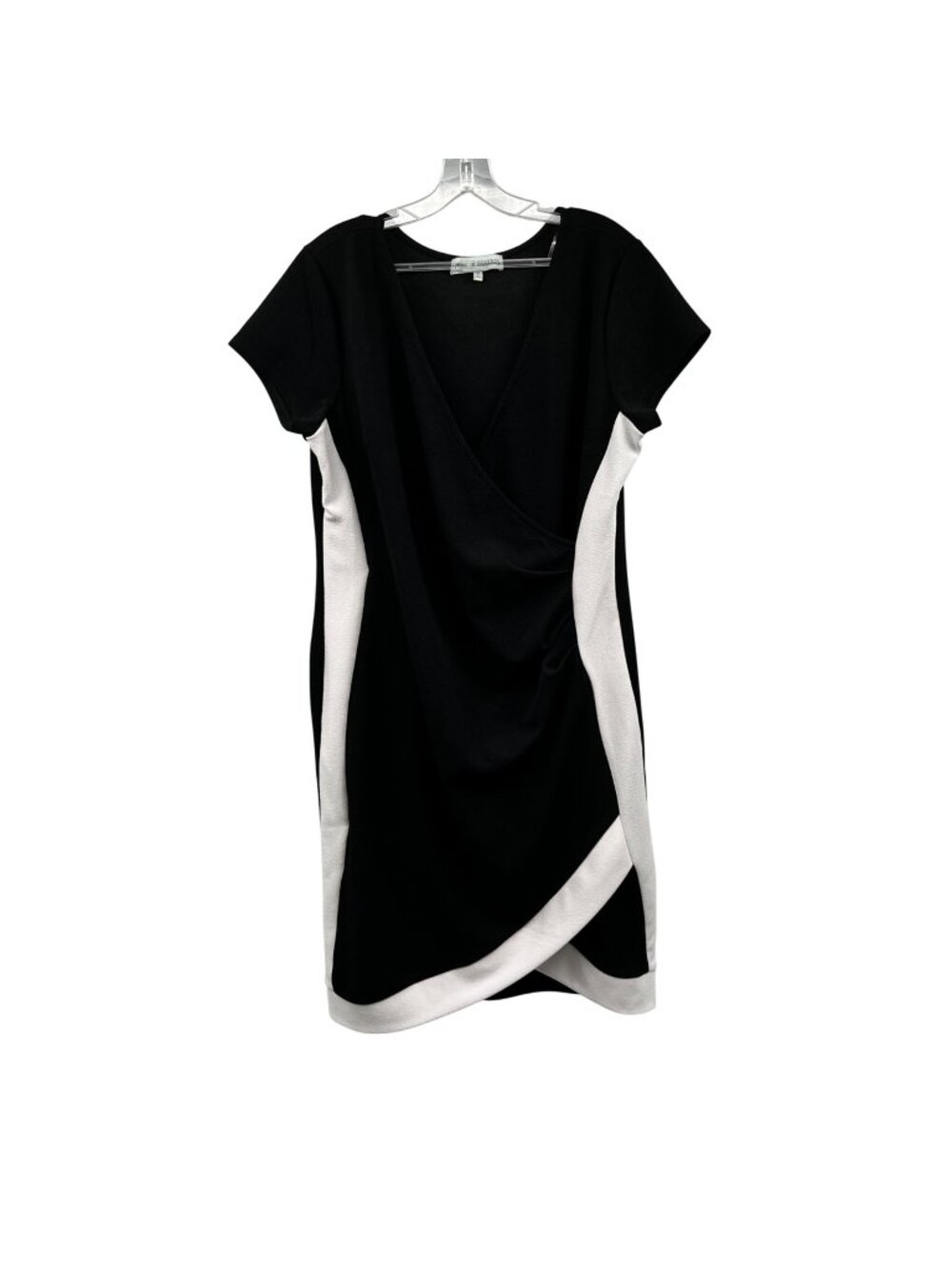 Almost Famous Sheath Dress Short Sleeve Sunburst Gather Black/White Size 2X